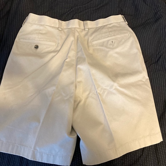 Brooks Brothers shorts 32w - 9in inseam - Picture 2 of 5